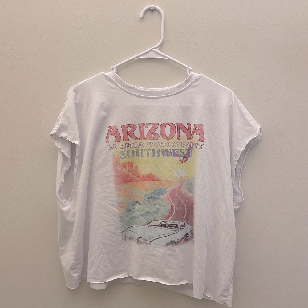 White crop graphic tee